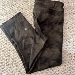 Lululemon cropped camo running pants